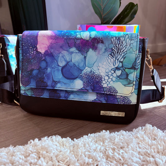 Underwater Ink Large Messenger